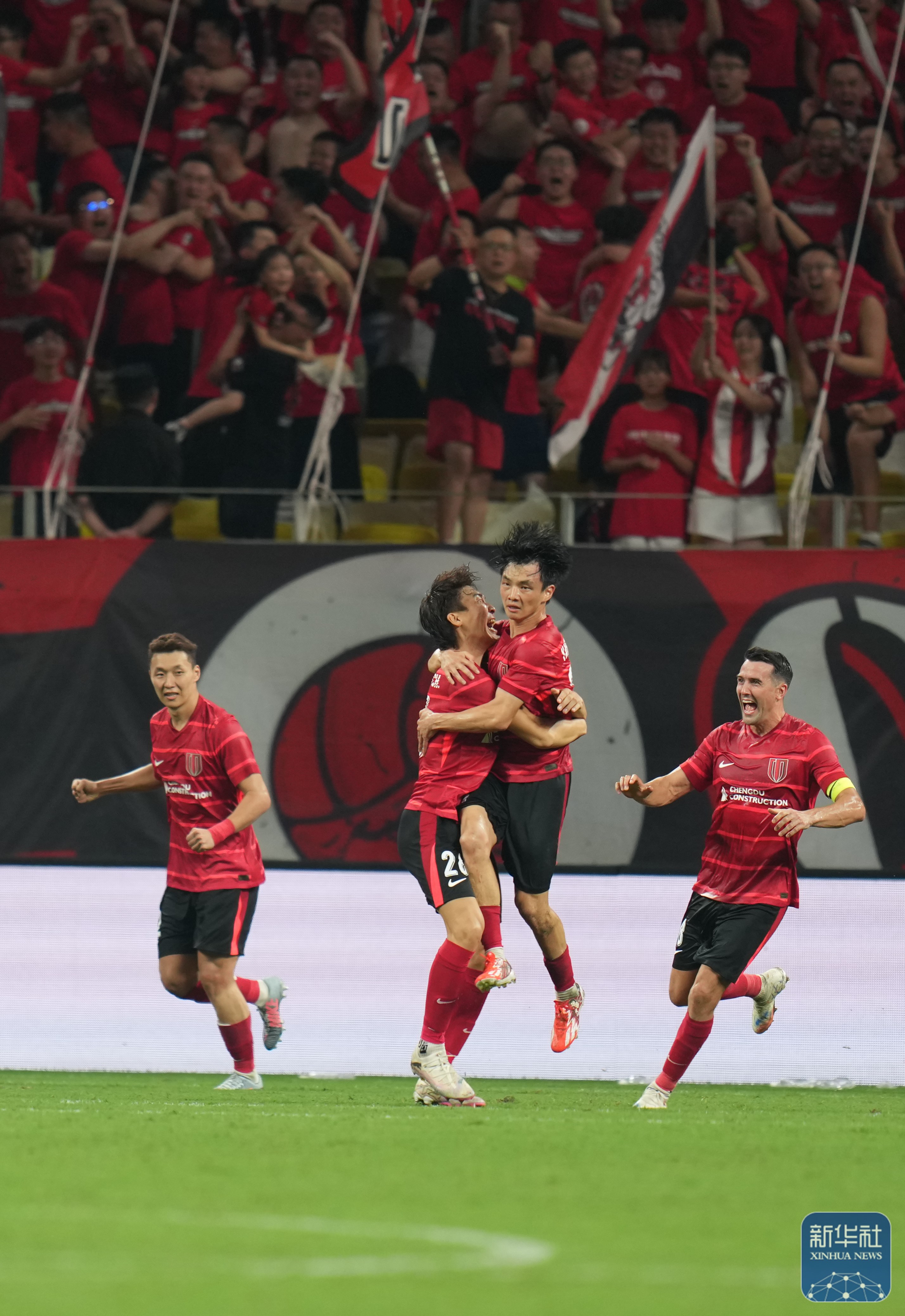 ayx app-今夜成都蓉城备战欧冠，外线爆发细节曝光，球迷炸锅，阵容厚度经受考验的简单介绍-ayx app