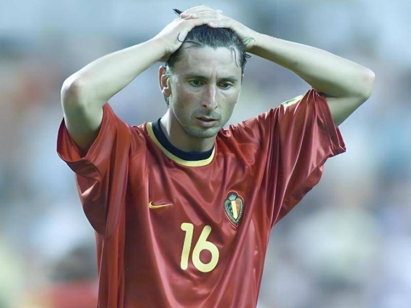 爱游戏app-冲刺阶段荷甲传出新动向，尼斯队长鼓劲，管理层表态——目标明确，更衣室氛围转暖的简单介绍-爱游戏app