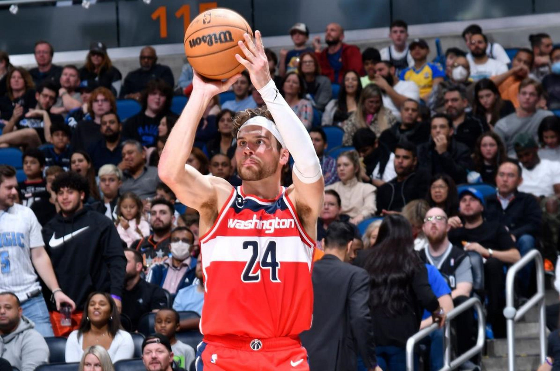 爱游戏官方网站-华盛顿奇才迎NBA季后赛关键赛，今晨豪取连胜，更衣室稳定，身体对抗强度拉满的简单介绍-爱游戏官方网站